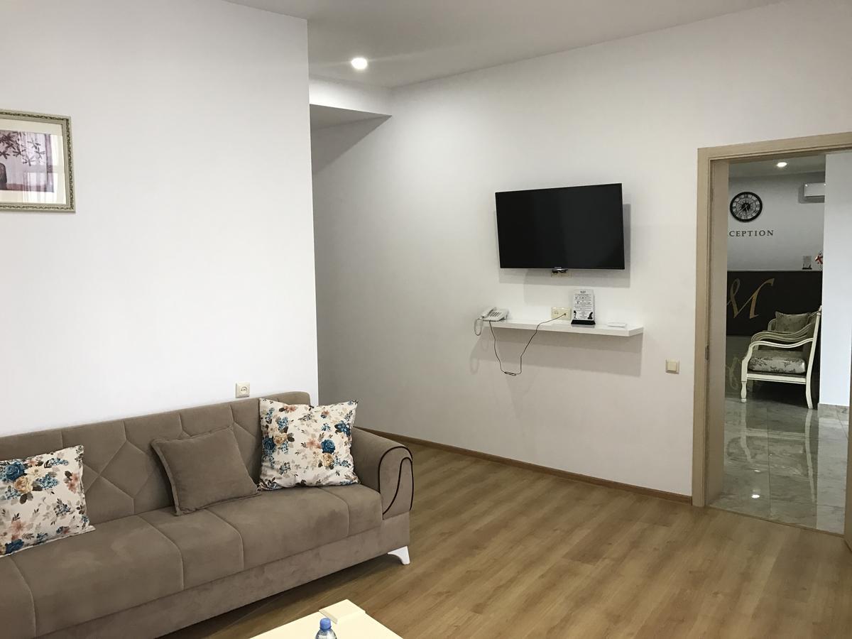 Hotel Marseille Батуми Екстериор снимка