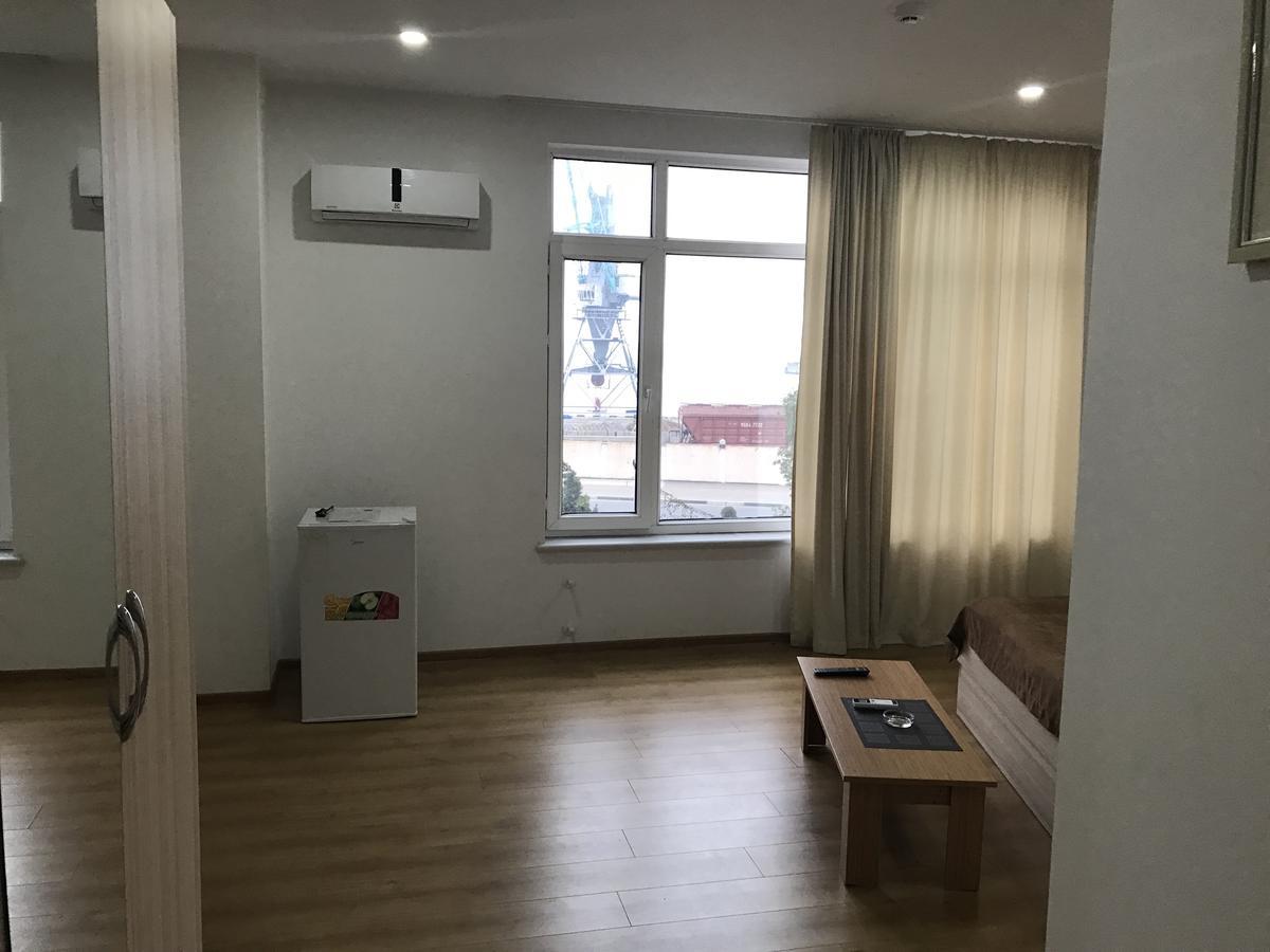 Hotel Marseille Батуми Екстериор снимка
