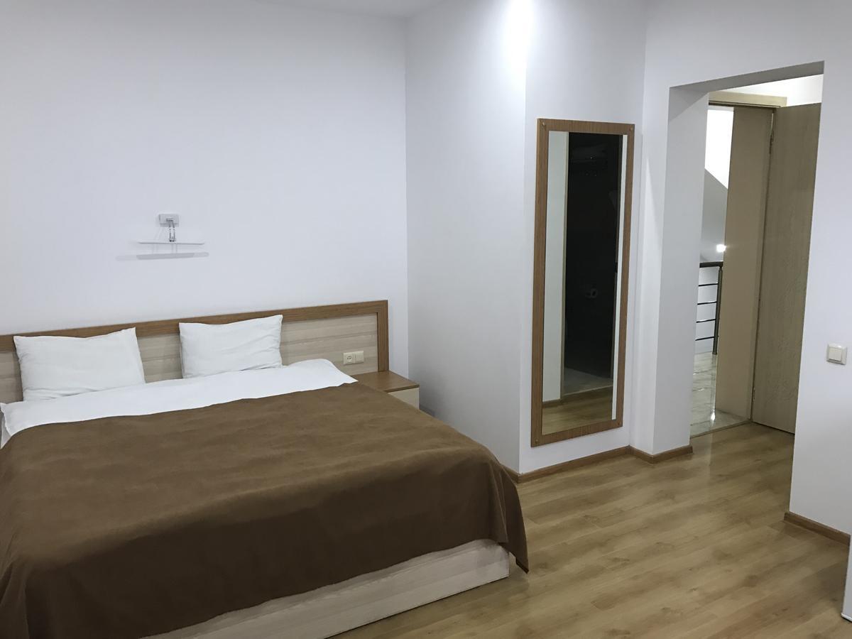 Hotel Marseille Батуми Екстериор снимка