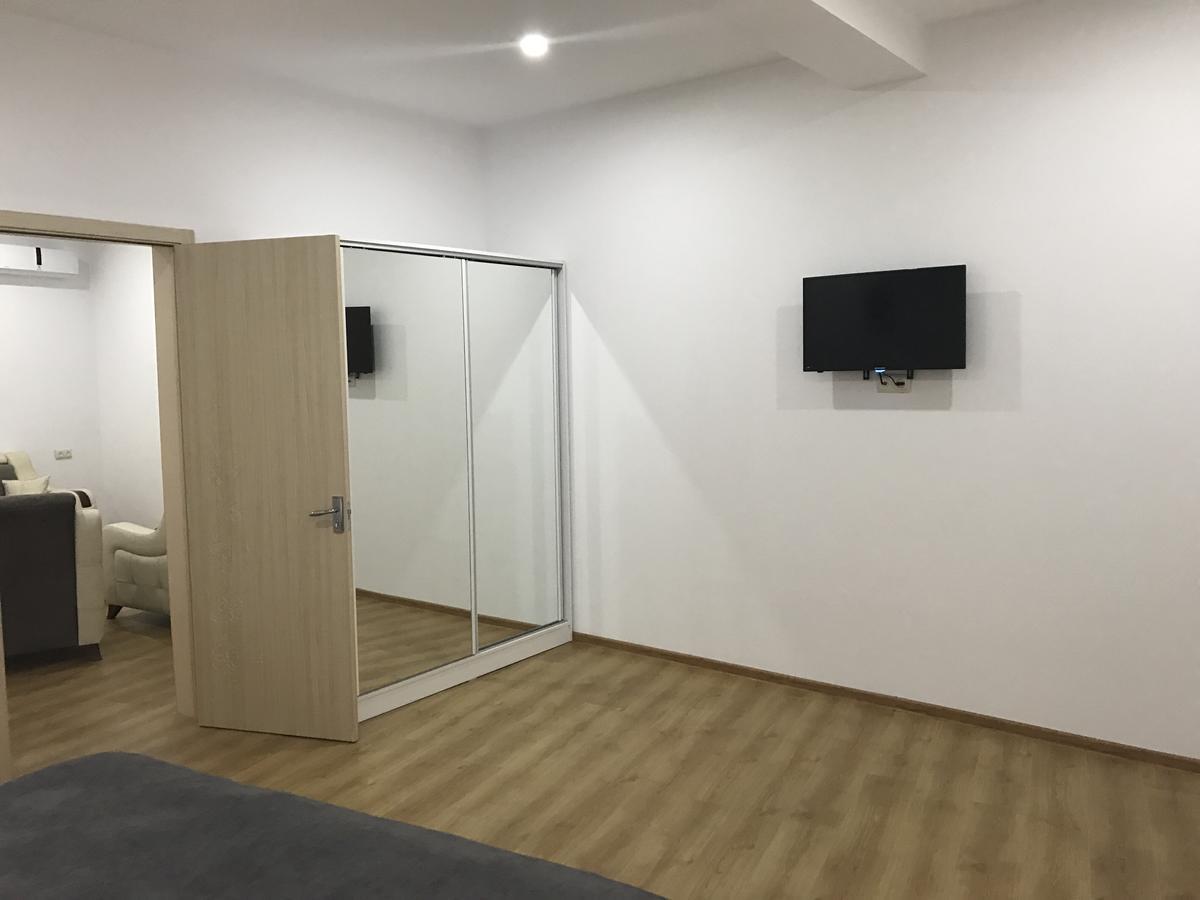 Hotel Marseille Батуми Екстериор снимка