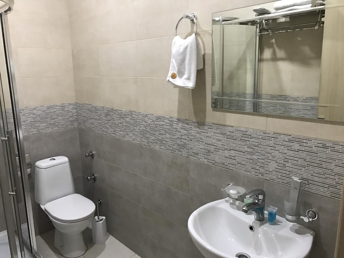 Hotel Marseille Батуми Екстериор снимка