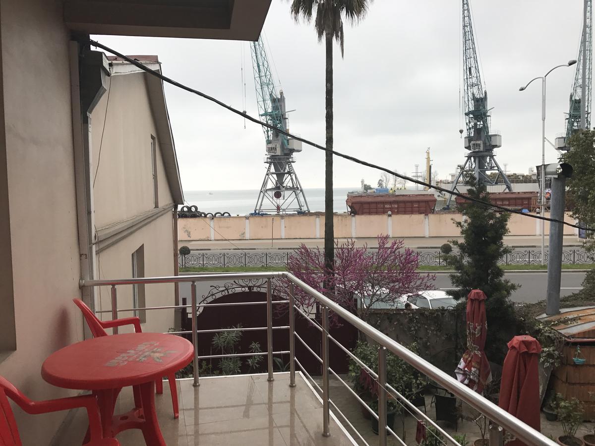 Hotel Marseille Батуми Екстериор снимка